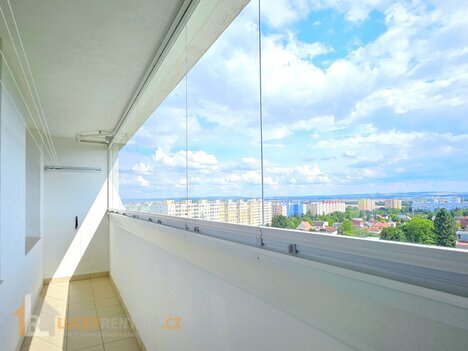 Krásný, světlý velmi prostorný byt 3+1/L, 91 m2, Praha 10 - Petrovice, ul. Lessnerova
