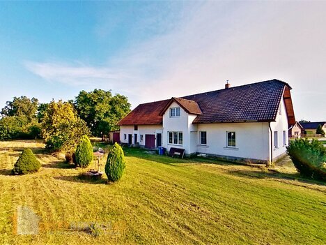 Prodej RD, 4+1, pozemek 2 161 m2, obec Smilovice, okres Mladá Boleslav.