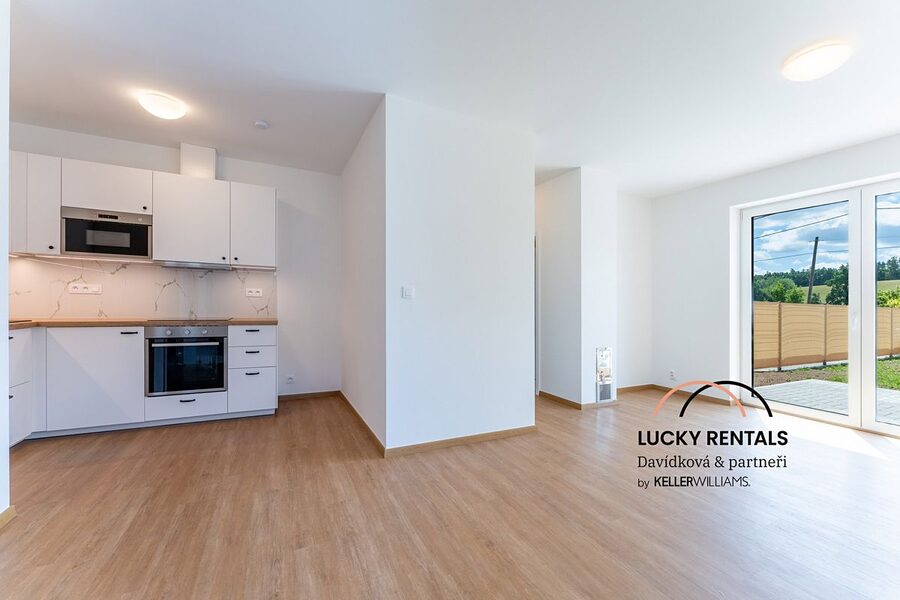 Pronájem bytu 3+kk 77 m² — Řehenice – Barochov